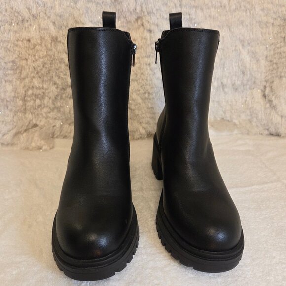 NWOT Sugar Women’s Black Abruzzi Lug Sole Zippered Ankle Boots - 7.5 - Picture 2 of 14